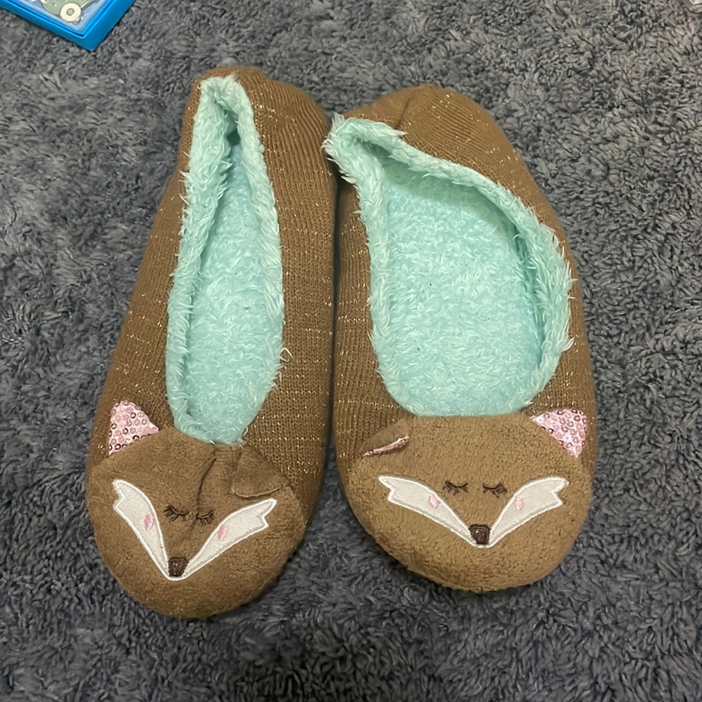 Adorable fox slippers